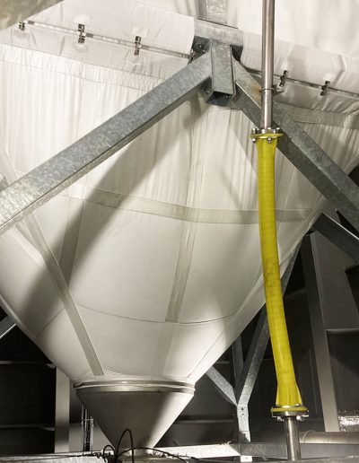 Silo souple équipé d'un fond vibrant