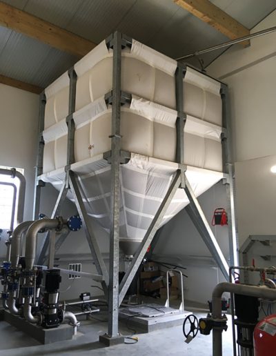 Stockage de calcaire d'une station de traitement des eaux