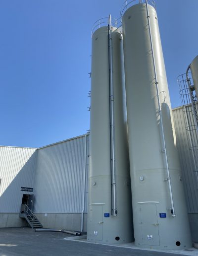 Installation de silos rigides pour le stockage de silice