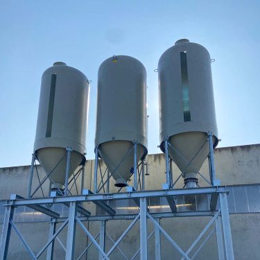 Réservoir composite isophtalique avec isolation thermique intégrée