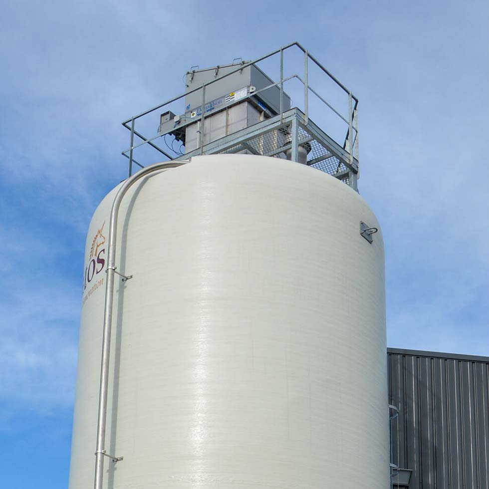 Silo composite en résine isophtalique pour stockage agroalimentaire