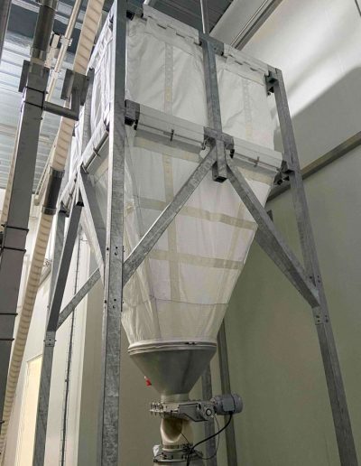 Silo de 7m3 pour poudre de lait avec videuse big-bag.