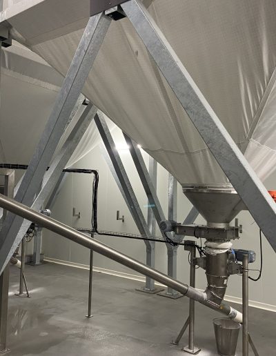Silo de stockage souple et vis de transfert
