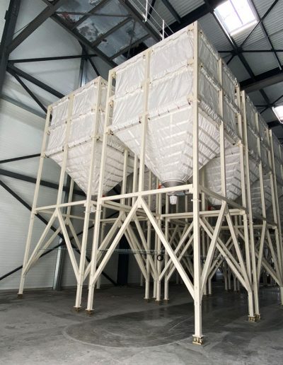 Châssis métallique de silo avec traitement de surface en RAL 1013