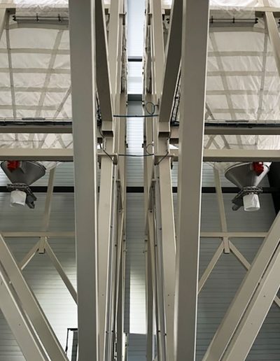 Charpente métallique de silo avec tubes carrés de 120 mm x 120 mm