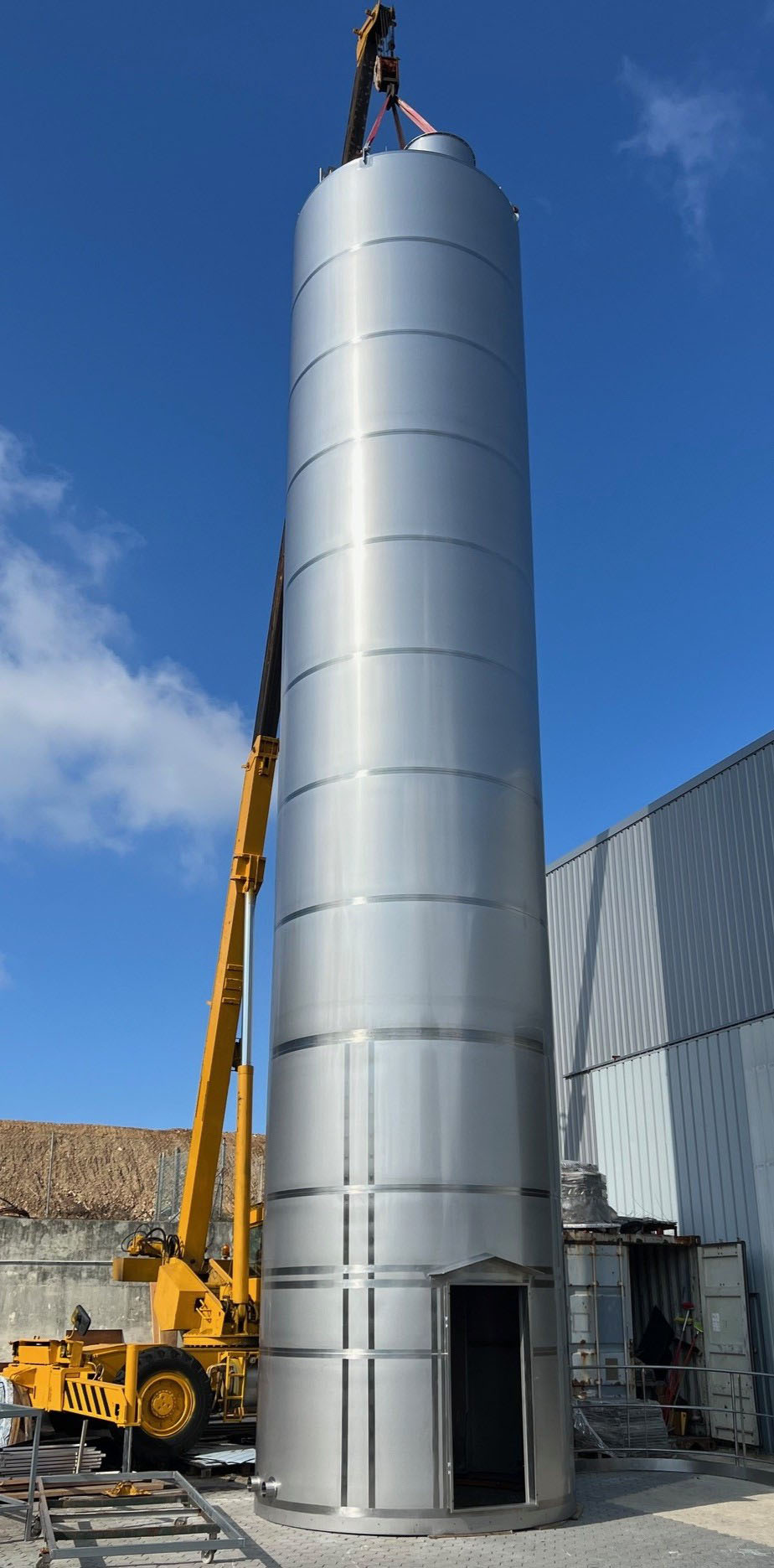 Installation d'un silo inox sur site