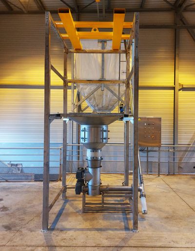 Silos et système d'alimentation de sel