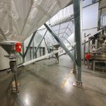 Système de vis souple pour le transport de granulés depuis un silo souple